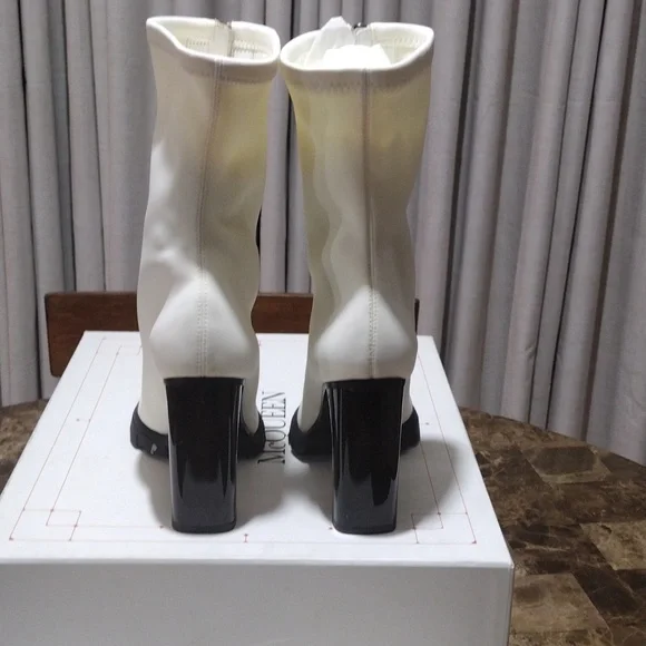 Alexander McQueen Boots - Picture 6 of 13